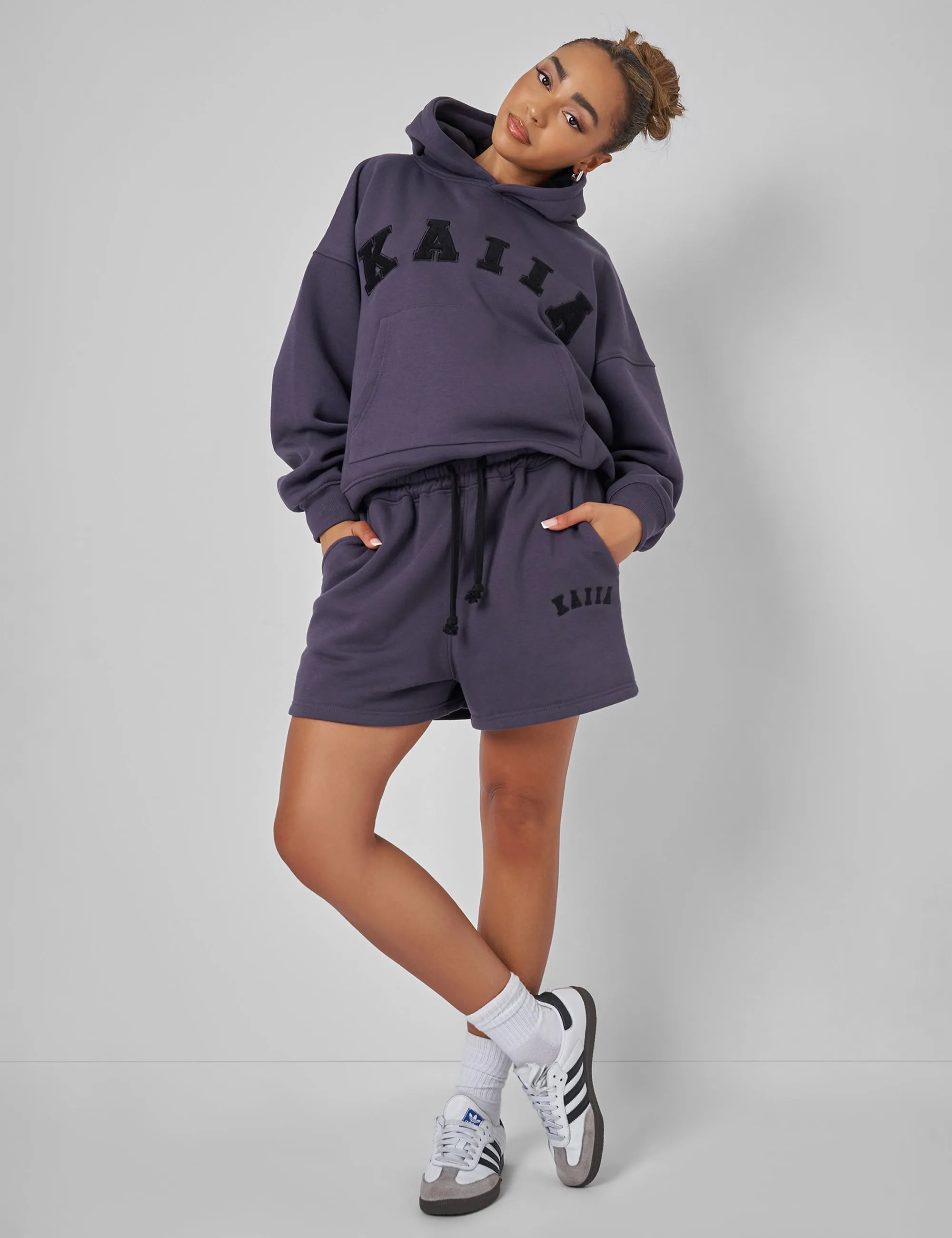 Kaiia Logo Relaxed Sweat Short Dark Grey